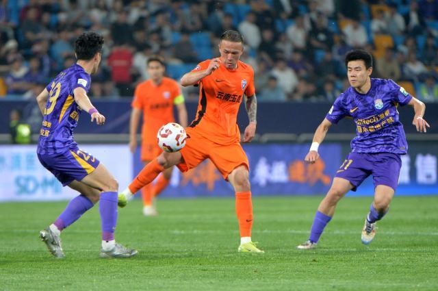 1746968445955020597.jpg 开云-爱游戏-【中超】罗竞助攻韩子龙破门 玉昆客场1比0津门虎