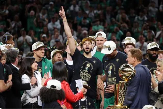 1728442836591063011.png 开云体育平台-NBA总经理年度调查:凯尔特人总冠军 亚历山大MVP