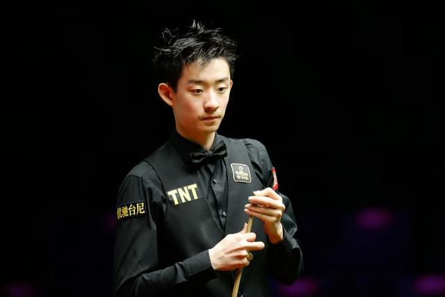 开云体育平台-5-2!斯诺克世界大奖赛:两位中国名将晋级4强,吴宜泽斯佳辉败北|张安达|肖国栋|排名赛|赵心童|单杆_新浪体育_新浪新闻